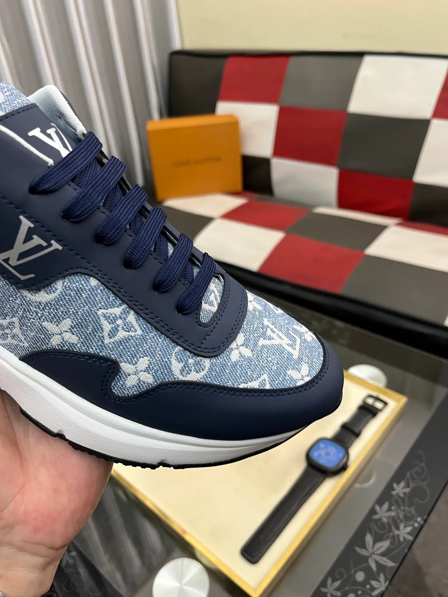 Men's shoes 💰458⌚️⌚️【LOUlS VUlTTON】Louis Vuitton ~ unique and casual style. LV counter purchasing 🏃casual shoes😍😍 are on sale at the men's counter at the same time. Italian imported brands select top-layer Italian cowhide. 🐑Sheepskin lining (refuses to discolor and grind feet) Sole: Original sole specially provided by the original factory 🎬Better in kind Code number: 38-444⃣️Color selection